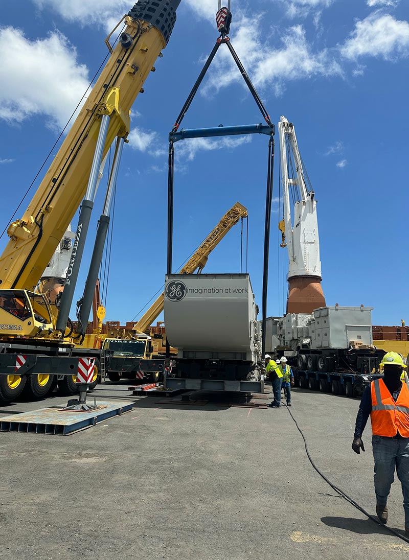 Mobile turbine installation support with crane lifting power generation equipment